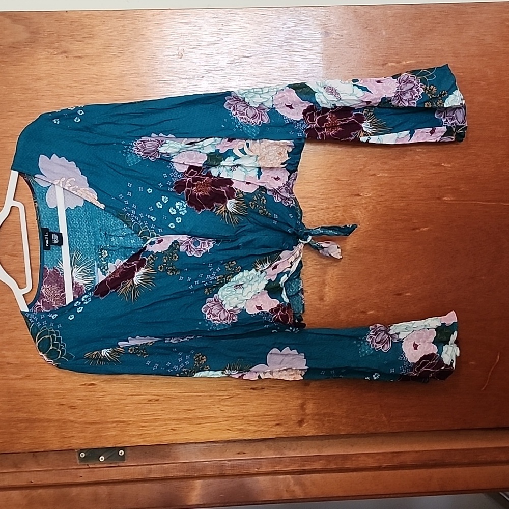 Rue 21 Floral Crop top